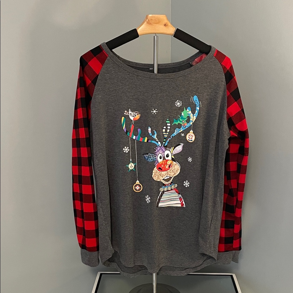 Festive Reindeer Graphic Long Sleeve Shirt